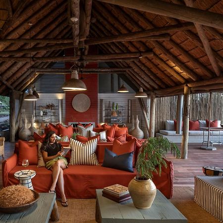 Simbavati River Lodge Timbavati viltreservat Exteriör bild